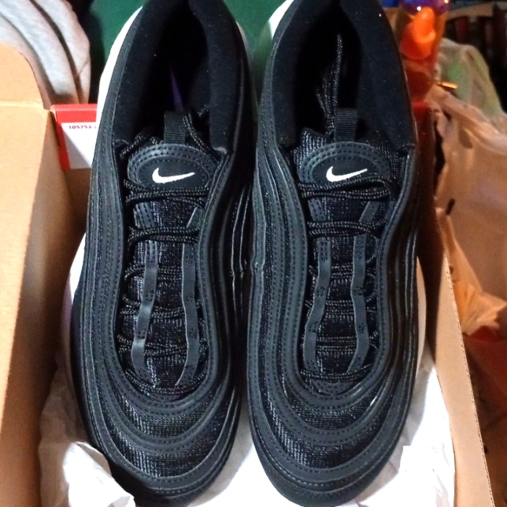 Nike Air Max Men's Size 9, Black & White NWT, NIB